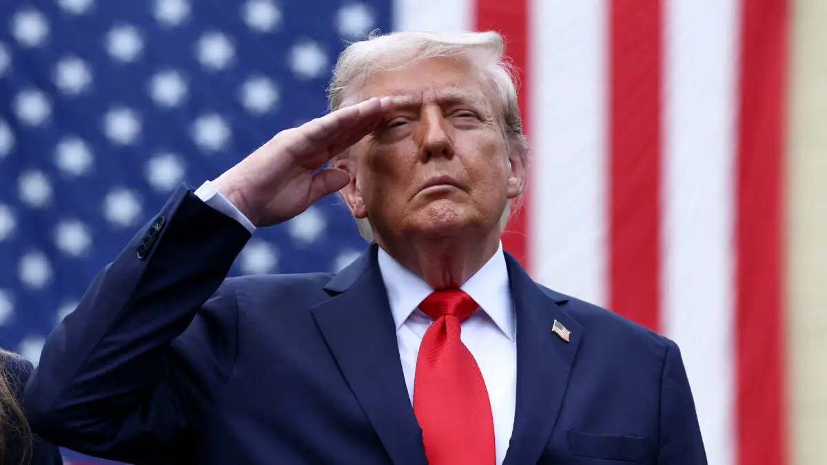 Ο Ντόναλντ Τραμπ εμφανίζεται έτοιμος να επιβάλει αυστηρές κυρώσεις στη Ρωσία, υπό τον όρο ότι όλα τα κράτη μέλη του ΝΑΤΟ