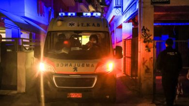 Μια ανείπωτη τραγωδία συγκλόνισε τον Βόλο τα ξημερώματα της Κυριακής, όταν μια 48χρονη μητέρα τριών παιδιών βρήκε τραγικό