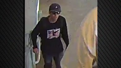 Το FBI έδωσε στη δημοσιότητα τη φωτογραφία του υπόπτου που συνδέεται με τη δολοφονία του 31χρονου συντηρητικού ακτιβιστή Τσάρλι