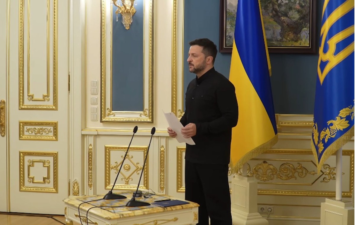 Ο πρόεδρος της Ουκρανίας, Βολοντίμιρ Ζελένσκι, εξαπέλυσε σαφείς προειδοποιήσεις προς τη Ρωσία, ανακοινώνοντας ότι η χώρα του ενισχύει