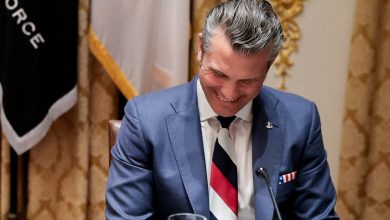 Ο Αμερικανός Υπουργός Άμυνας, Πιτ Χέγκσεθ, τράβηξε όλα τα βλέμματα στη συνάντηση μεταξύ του Ουκρανού προέδρου, Βολοντίμιρ Ζελένσκι