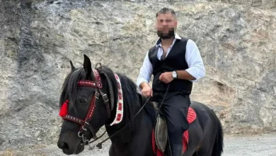 Σε τραγωδία εξελίχθηκε το γλέντι στο Έλος Κισσάμου στα Χανιά, όταν το απόγευμα της Κυριακής ένας 23χρονος πυροβόλησε και σκότωσε