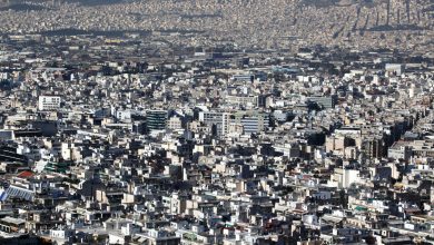 Η Ελλάδα βρίσκεται βυθισμένη σε ένα γραφειοκρατικό εφιάλτη, και αυτή τη στιγμή χιλιάδες ιδιοκτήτες κινδυνεύουν με απώλεια της περιουσίας