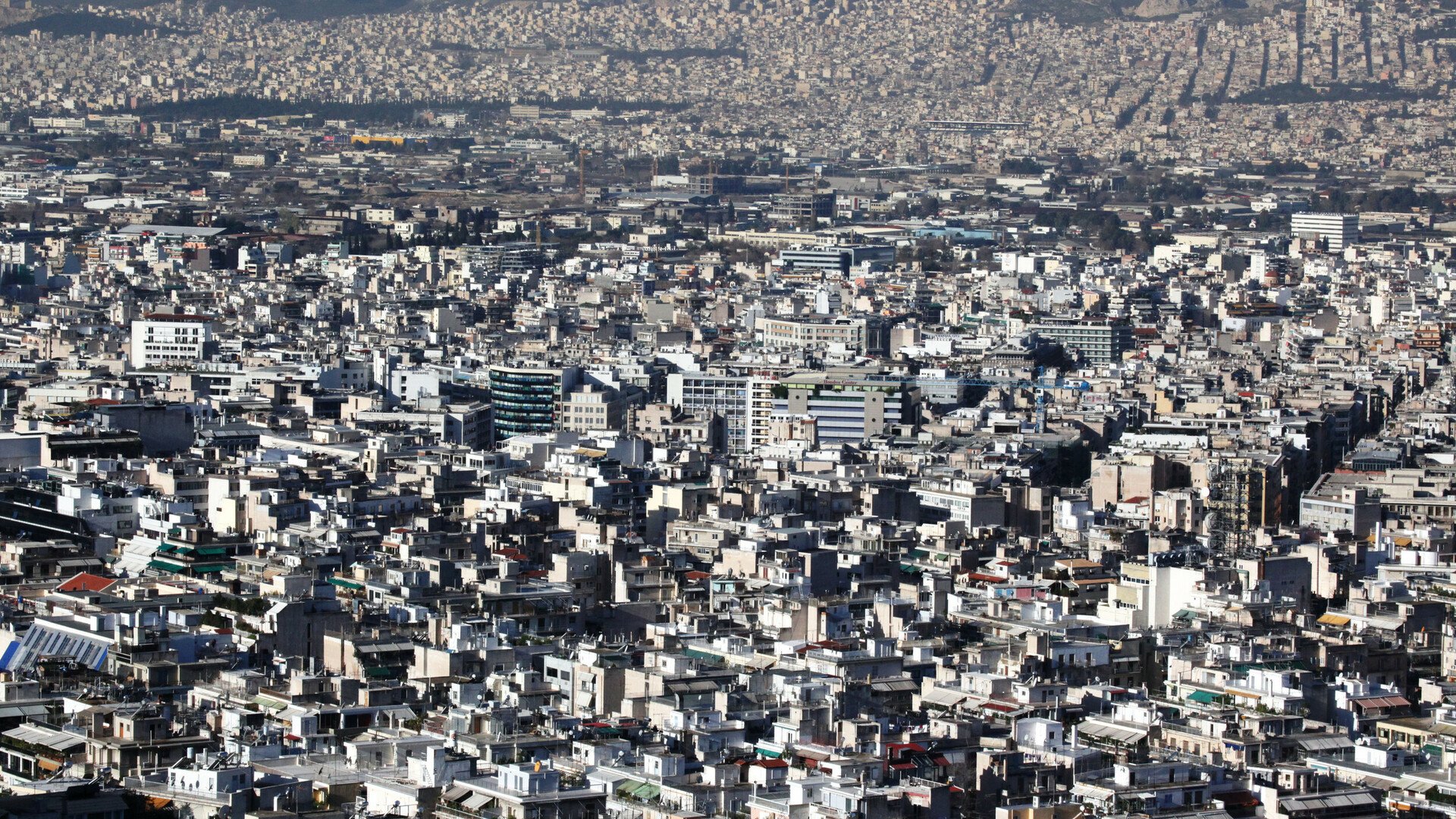 Η Ελλάδα βρίσκεται βυθισμένη σε ένα γραφειοκρατικό εφιάλτη, και αυτή τη στιγμή χιλιάδες ιδιοκτήτες κινδυνεύουν με απώλεια της περιουσίας
