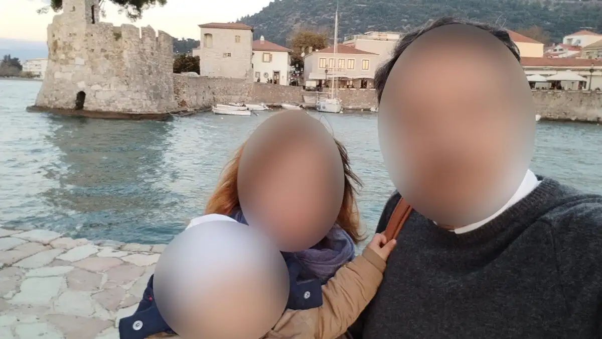 Συγκλονίζει το νέο περιστατικό ενδοοικογενειακής βίας που σημειώθηκε το απόγευμα της Πέμπτης στο Κορωπί, με θύμα μια 40χρονη γυναίκα