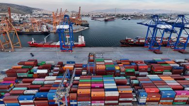 Εκατομμύρια ευρώ σε μετρητά κατασχέθηκαν αυτό το καλοκαίρι από το γραφείο τελωνειακού υπαλλήλου στην Ελλάδα, στο πλαίσιο έρευνας