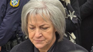 Μια ακόμα αινιγματική ανάρτηση έκανε η Σοφία Αποστολάκη, η μητέρα του Βασίλη Καλογήρου. Θάνατος Βασίλη Καλογήρου