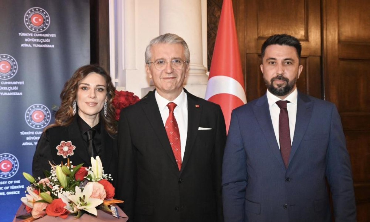 Ο βουλευτής Ροδόπης, Όζγκιουρ Φερχάτ, ο οποίος πρόσφατα εντάχθηκε στη Νέα Αριστερά, έσπευσε να συμμετάσχει στις εκδηλώσεις για τα 102