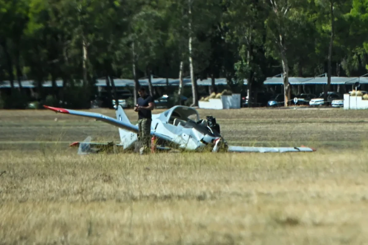 Η Πολεμική Αεροπορία διεξάγει έρευνες για τα αίτια του περιστατικού – Αποκολλήθηκε τμήμα του φτερού κατά την απογείωση.