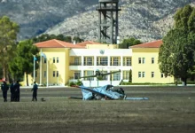 Το εκπαιδευτικό αεροσκάφος βγήκε εκτός διαδρόμου κατά την απογείωση – Ερευνά τα αίτια η Πολεμική Αεροπορία.