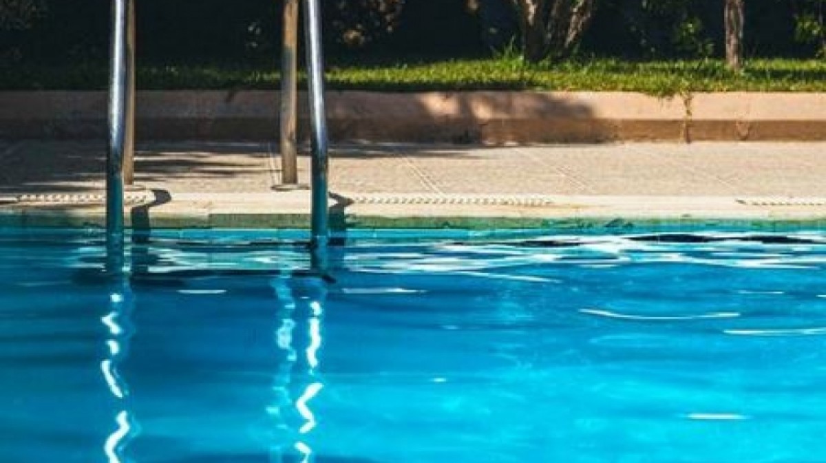 Ανείπωτη τραγωδία εκτυλίχθηκε στη Σαντορίνη το πρωί του Σαββάτου, όταν ένα αγοράκι μόλις πέντε ετών, καταγόμενο από την Ινδία