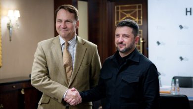 Ο Πολωνός Υπουργός Εξωτερικών, Ράντοσλαβ Σικόρσκι, απευθυνόμενος από το Λονδίνο, κάλεσε την Ευρώπη να προετοιμαστεί για την υποστήριξη