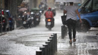 Έντονη κακοκαιρία, με ψυχρό μέτωπο που φτάνει από την Αδριατική, αναμένεται να πλήξει μεγάλο μέρος της χώρας, φέρνοντας βροχές