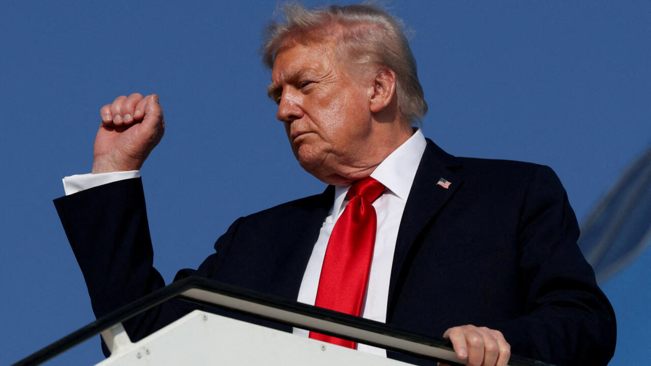 Ο Αμερικανός Πρόεδρος Ντόναλντ Τραμπ έφθασε σήμερα στην Αίγυπτο, όπου θα συμμετάσχει στη διεθνή Σύνοδο Κορυφής με επίκεντρο