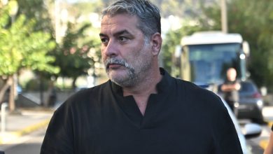 Ο Βασίλης Μπισμπίκης βρέθηκε την Παρασκευή στο Σύνταγμα, προκειμένου να εκφράσει τη συμπαράστασή του στον Πάνο Ρούτσι.