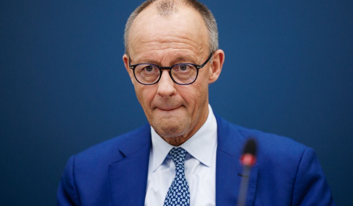 O καγκελάριος της Γερμανίας, Φρίντριχ Μερτς, υπερασπίστηκε την αυστηρή αντιμεταναστευτική και αντιπροσφυγική του πολιτική