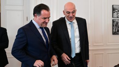 Με χαρακτηριστική άνεση, που φαινόταν να απολαμβάνει, ο Άδωνις Γεωργιάδης απέφυγε να απαντήσει ευθέως στο ερώτημα για το αν θα