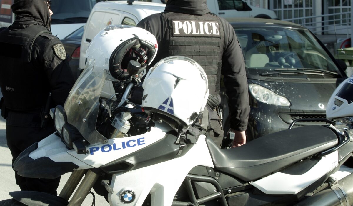 Άνδρας εντοπίστηκε θανάσιμα τραυματισμένος, το απόγευμα της Παρασκευής, εντός διαμερίσματος επί της Σεράφη στην περιοχή