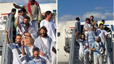 Οι 27 Έλληνες ακτιβιστές του Global Sumud Flotilla συνεχίζουν να κρατούνται στο κέντρο κράτησης της ερήμου Νεγκέβ, ενώ η διαδικασία