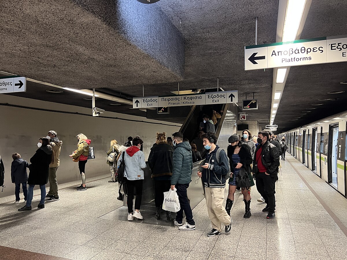 Aναστάτωση προκλήθηκε το πρωί της Τρίτης στους επιβάτες του Μετρό της Αθήνας, όταν λίγο μετά τις 11:00 σημειώθηκε ξαφνική διακοπή