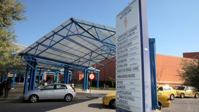 «Ήταν μέσα στα αίματα, είχε δεχθεί εκατοντάδες χτυπήματα με πιρούνι» – Η 38χρονη φέρεται να περιέγραψε ότι έτρεξε γυμνή στον δρόμο για να