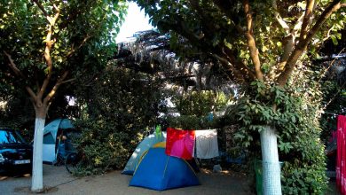 Σοκ έχει προκαλέσει στη Φοινικούντα το διπλό φονικό που σημειώθηκε το βράδυ της Κυριακής στο κάμπινγκ της περιοχής