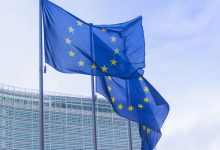 Οι κυβερνήσεις της Δυτικής Ευρώπης φαίνεται να διστάζουν να κατασχέσουν τα «παγωμένα» ρωσικά περιουσιακά στοιχεία, που φτάνουν