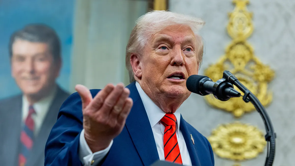 Με θερμό και παρατεταμένο χειροκρότημα έγινε δεκτός στο ισραηλινό Κοινοβούλιο ο Πρόεδρος των Ηνωμένων Πολιτειών, Ντόναλντ Τραμπ