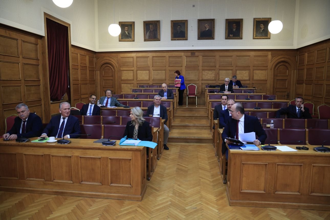 Σε φιάσκο και με καυγάδες εντός της ΝΔ εξελίσσεται η Εξεταστική για τον ΟΠΕΚΕΠΕ.