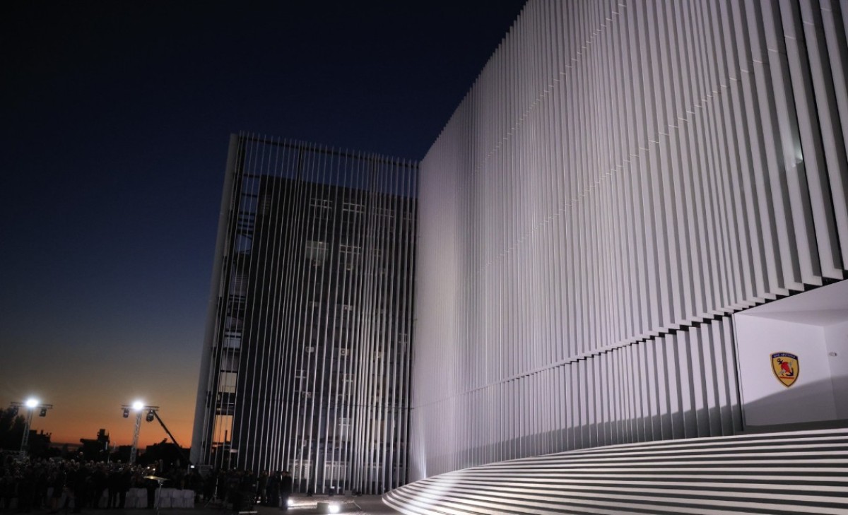 Σε πλήρη εξέλιξη βρίσκονται τα εγκαίνια του έργου για τη βιοκλιματική πρόσοψη και την αναμόρφωση του περιβάλλοντος χώρου του κεντρικού