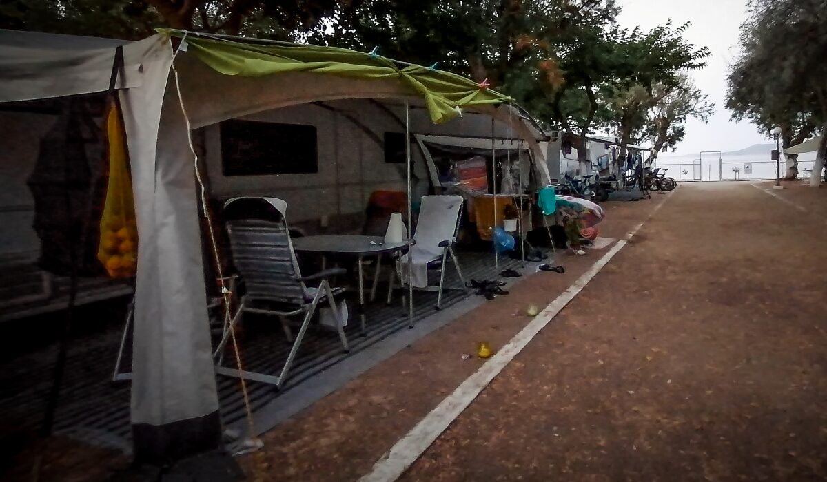 Νέα ερωτήματα προκύπτουν μετά την ανάλυση των ρούχων του 22χρονου που κατηγορείται για τη διπλή δολοφονία στη Φοινικούντα.