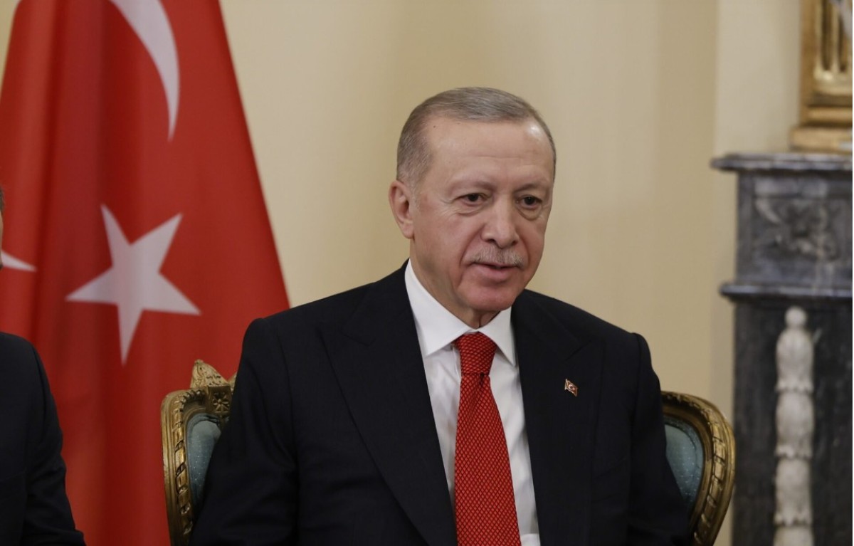 «Αν δεν είστε ισχυροί και αποτρεπτικοί, κανείς δεν λυπάται για κανέναν. Ο κόσμος έχει μετατραπεί σε τραπέζι λύκων», δήλωσε ο Τούρκος πρόεδρος