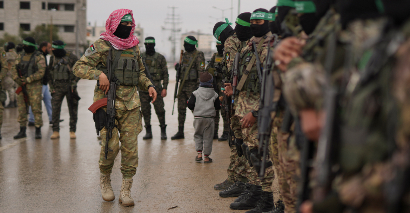 Οι πολιτικοί δείχνουν διάθεση συμβιβασμού, αλλά η στρατιωτική πτέρυγα βλέπει την αποδοχή του σχεδίου ως πράξη παράδοσης.
