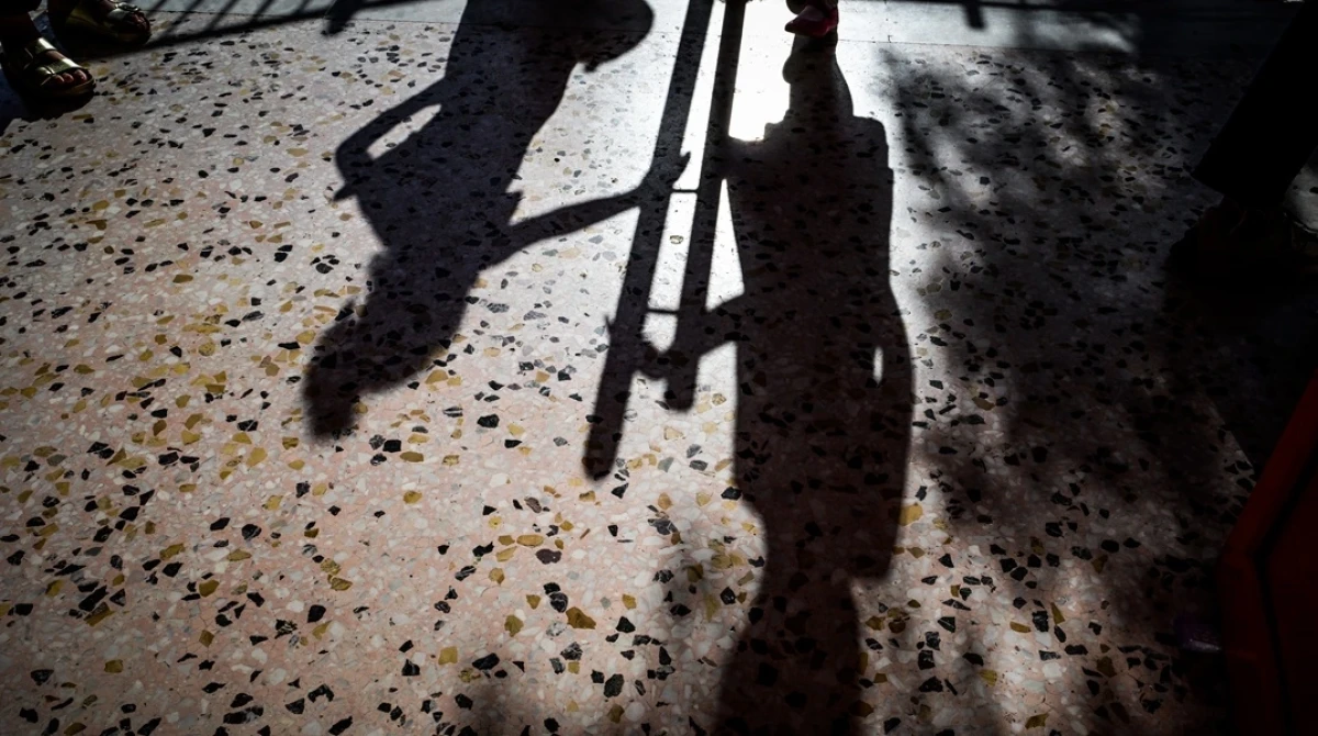 Στο νοσοκομείο Χαλκίδας εκτός κινδύνου νοσηλεύεται μια μαθήτρια η οποία έπαθε ηλεκτροπληξία στο Μουσικό Γυμνάσιο της περιοχής.