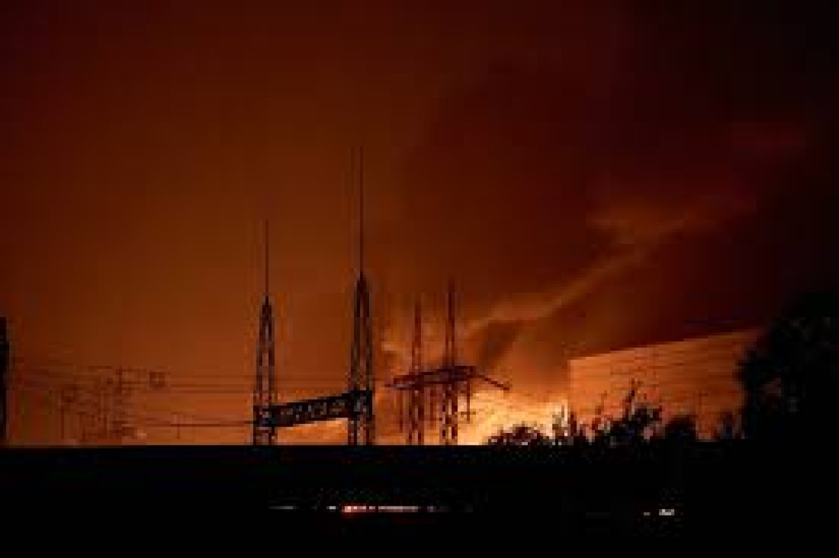 Τη νύχτα, πραγματοποιήθηκαν μαζικές ρωσικές επιθέσεις κατά τις οποίες εκτοξεύτηκαν 30 υπερ-υπερηχητικοί πύραυλοι Kh-47M2 «Kinzhal»