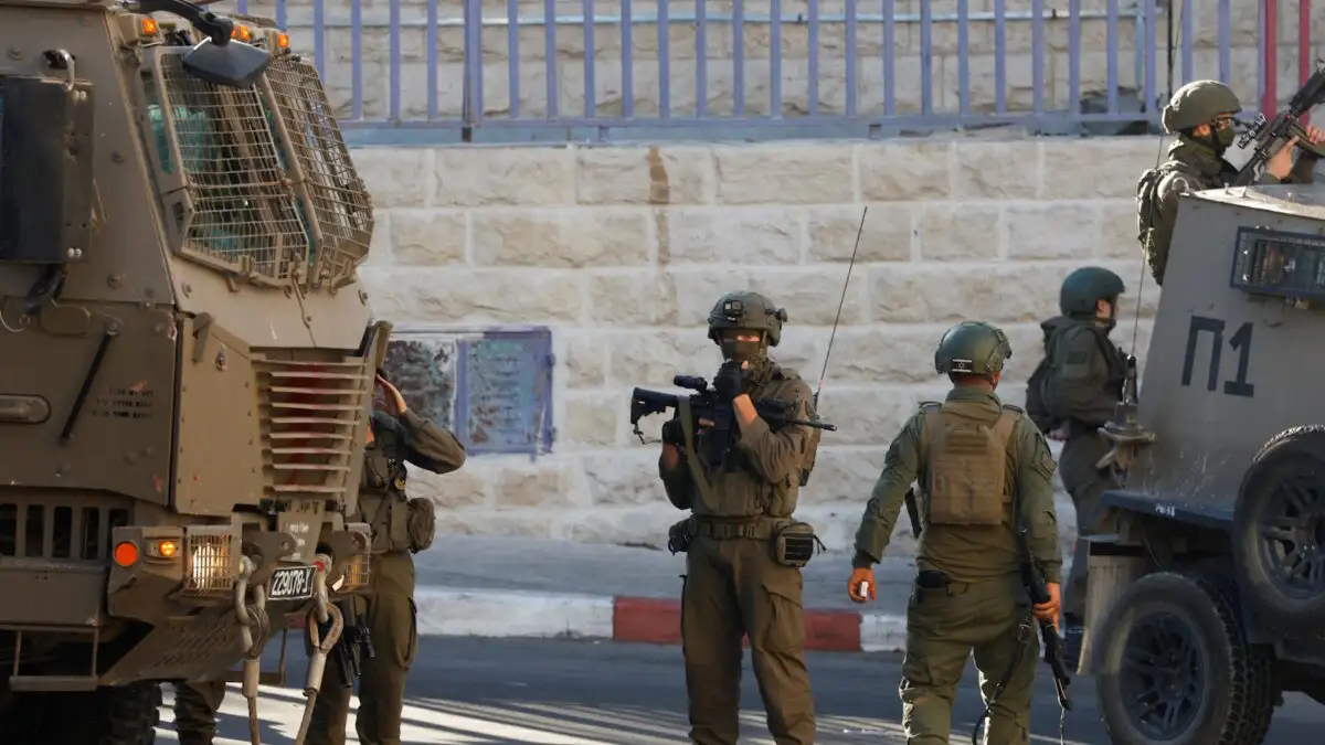 Το Υπουργείο Υγείας της Χαμάς ανακοίνωσε σήμερα ότι παρέλαβε 15 σορούς Παλαιστινίων από τον ισραηλινό στρατό, ενισχύοντας