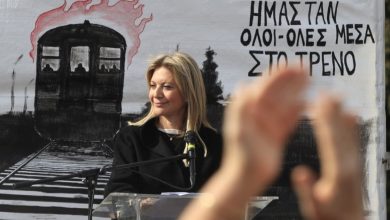 Το διεθνές μέσο παρουσιάζει τη γυναίκα που, μέσα από την προσωπική της τραγωδία, μετατράπηκε σε φωνή μιας κοινωνίας που διψά