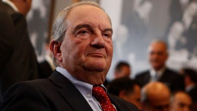 Με σαφή μηνύματα για θεσμικές, πολιτικές και εθνικές προκλήσεις εμφανίστηκε ο Κ. Καραμανλής στην εκδήλωση για την Άννα