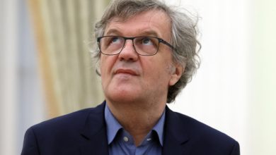 «Δεν μπορείς να βάζεις ένα παιδί δέκα ετών να αποφασίζει αν είναι αγόρι, κορίτσι ή… ζώο», δηλώνει με τον γνωστό του καυστικό τρόπο