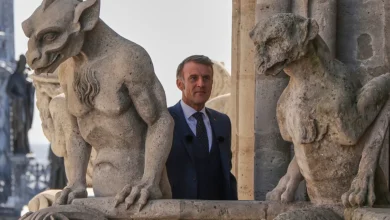 Η Γαλλία βαδίζει ολοταχώς προς ένα θεσμικό και δημοσιονομικό αδιέξοδο, με το κράτος να λειτουργεί εδώ και έναν μήνα χωρίς σταθερή κυβέρνηση