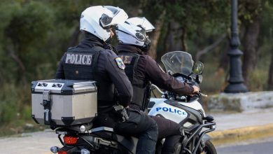 Σοκ προκαλεί υπόθεση άγριας επίθεσης σε βάρος μιας οικογένειας στην Άνοιξη το βράδυ της Τρίτης, με δράστη τον ίδιο τον ιδιοκτήτη του σπιτιού