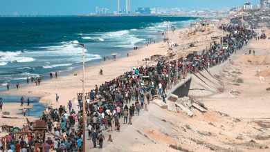 Μετά την απελευθέρωση των ομήρων και τη δήλωση Τραμπ περί «ιστορικής αυγής για τη Μέση Ανατολή», οι προβολείς στρέφονται