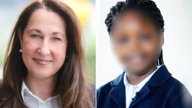 Η Γερμανία παραμένει συγκλονισμένη από την άγρια επίθεση που δέχθηκε η δήμαρχος του Χέρντεκε, Ίρις Στάλτσερ, από την ίδια τη θετή 17χρονη