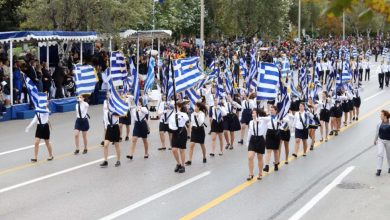 Η κυβέρνηση βρίσκεται σε κατάσταση αυξημένης επιφυλακής ενόψει των αυριανών εκδηλώσεων για την 28η Οκτωβρίου, με τις παρελάσεις
