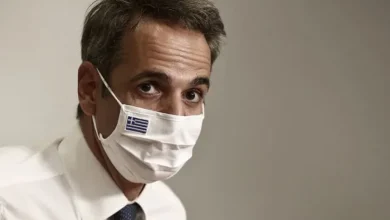 Με ήπια συμπτώματα Covid-19 νοσεί ο πρωθυπουργός Κυριάκος Μητσοτάκης, ο οποίος ωστόσο συνεχίζει κανονικά τις υποχρεώσεις