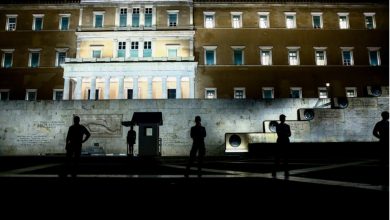 Με 159 ψήφους υπέρ και 134 κατά, η επίμαχη τροπολογία που αφορά στο Μνημείο του Αγνώστου Στρατιώτη εγκρίθηκε κατά πλειοψηφία, στο