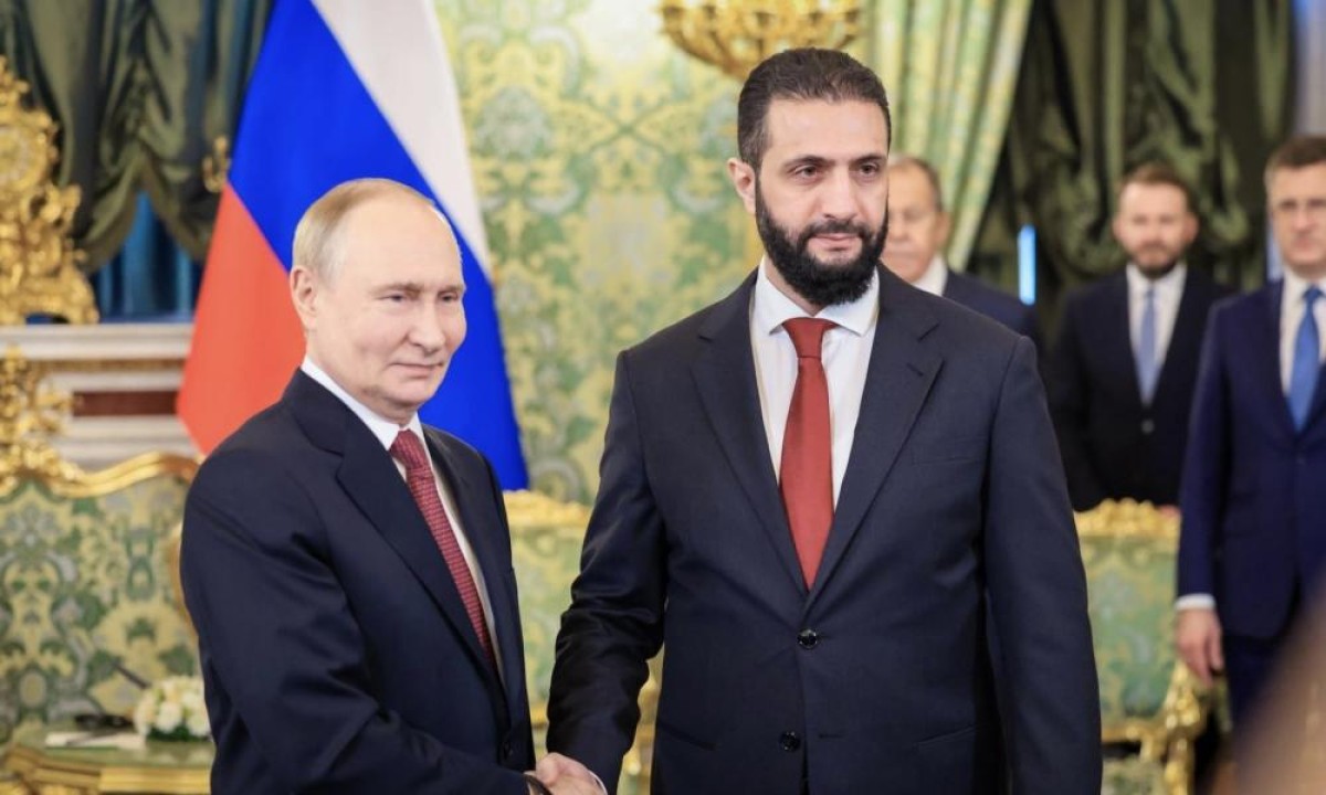 Στη σκιά της Ουκρανίας και της ενεργειακής σύγκρουσης με τη Δύση, η Συρία αναδεικνύεται ξανά σε κομβικό πεδίο γεωπολιτικών εξελίξεων