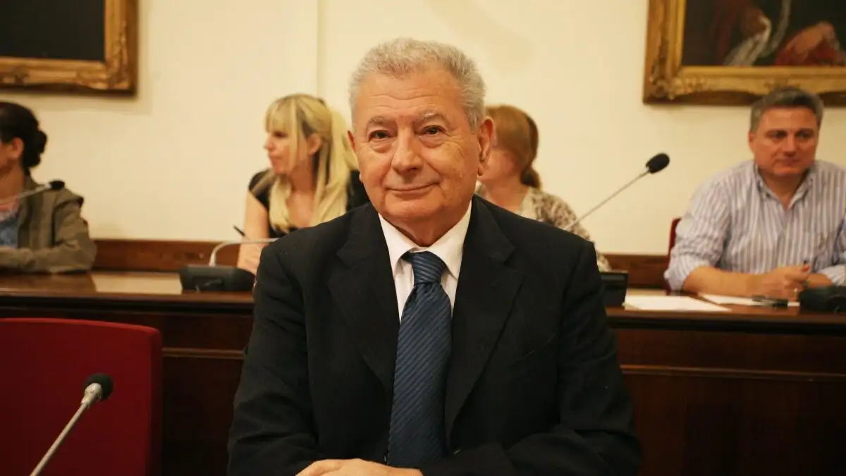 «Πιστεύω ότι τον περίμεναν», δηλώνει η χήρα του – «Ο πατέρας μου ήταν αγωνιστής» αναφέρει ο γιος του.Υπόθεση Σήφη Βαλυράκη