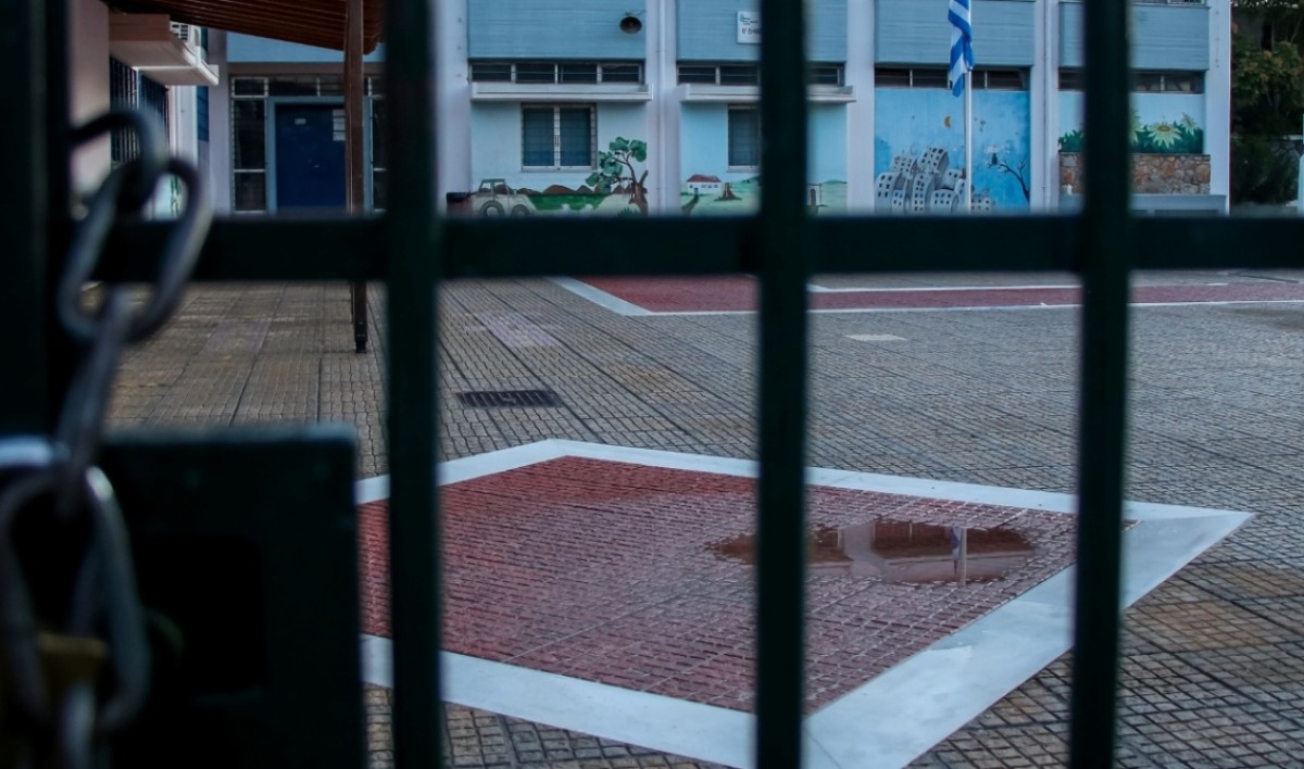 Μία εξαιρετικά επικίνδυνη διάσταση για τη βία των ανηλίκων, φέρνει στο προσκήνιο ένα σοκαριστικό περιστατικό, που συνέβη σε προαύλιο σχολείου