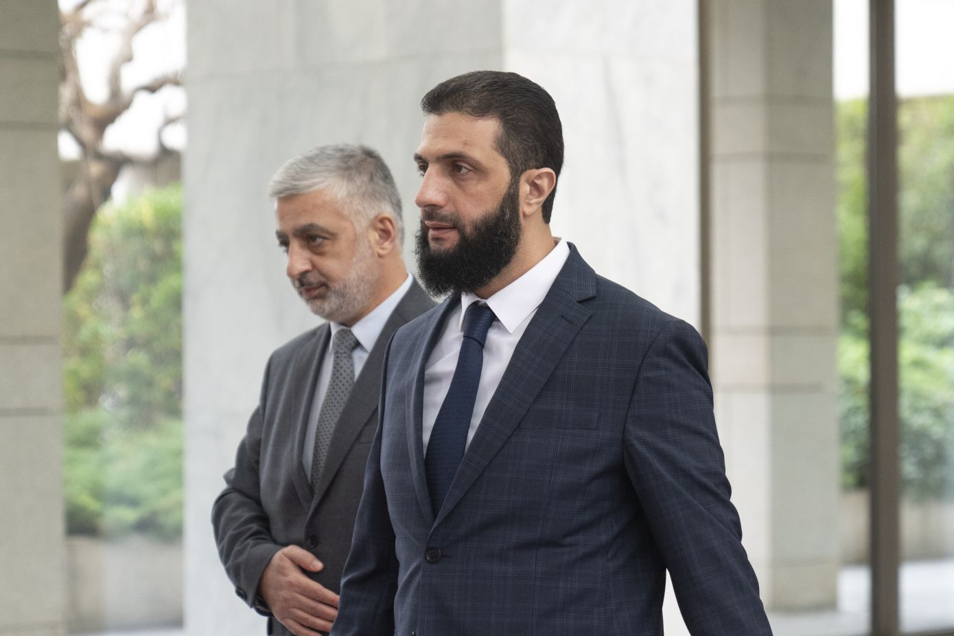 Στην πρώτη του επίσημη επίσκεψη στη Ρωσία μετά την ανάληψη της προεδρίας της Συρίας, ο Αχμαντ αλ Σάρα θα συναντηθεί σήμερα